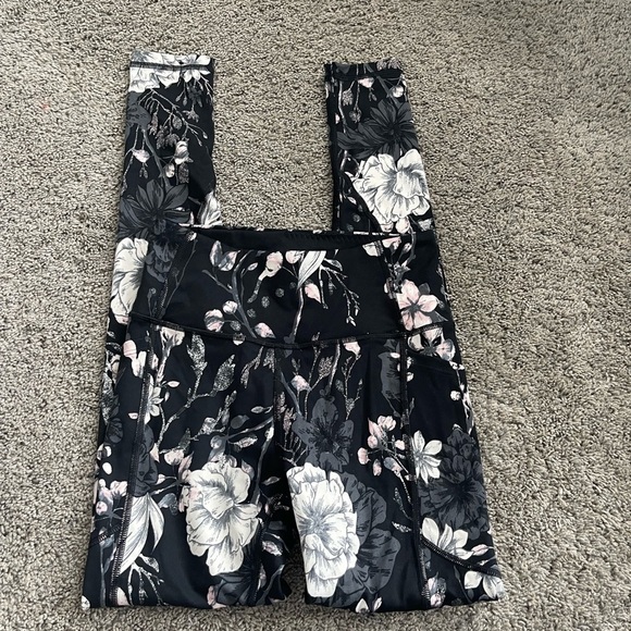 Victoria's Secret Pants - Victoria Secret | NWOT Floral Leggings Size 2